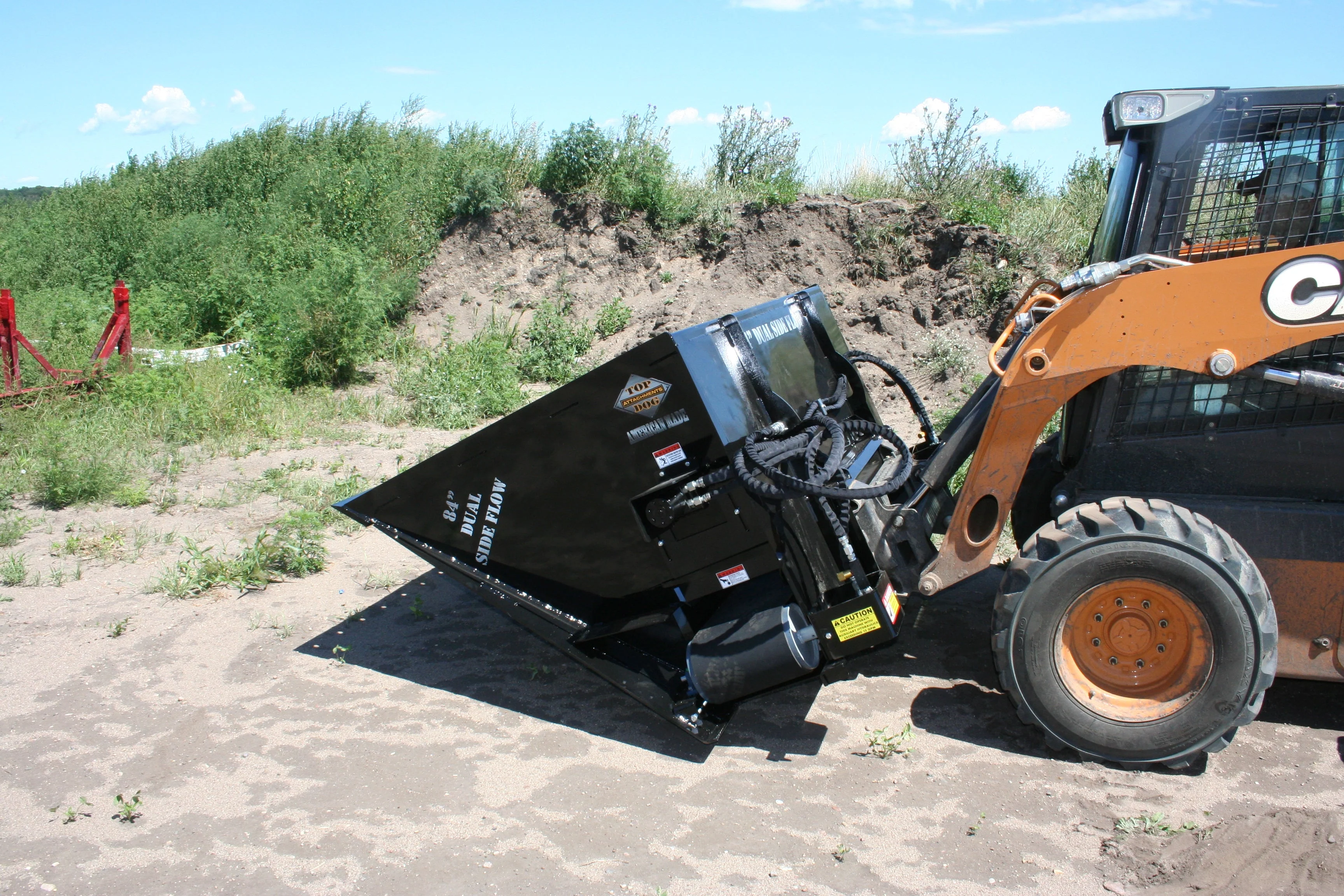 Top Dog Attachments | Side Flow Bucket - Light Material - Image 3